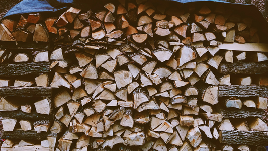 Log pile, stacked together 